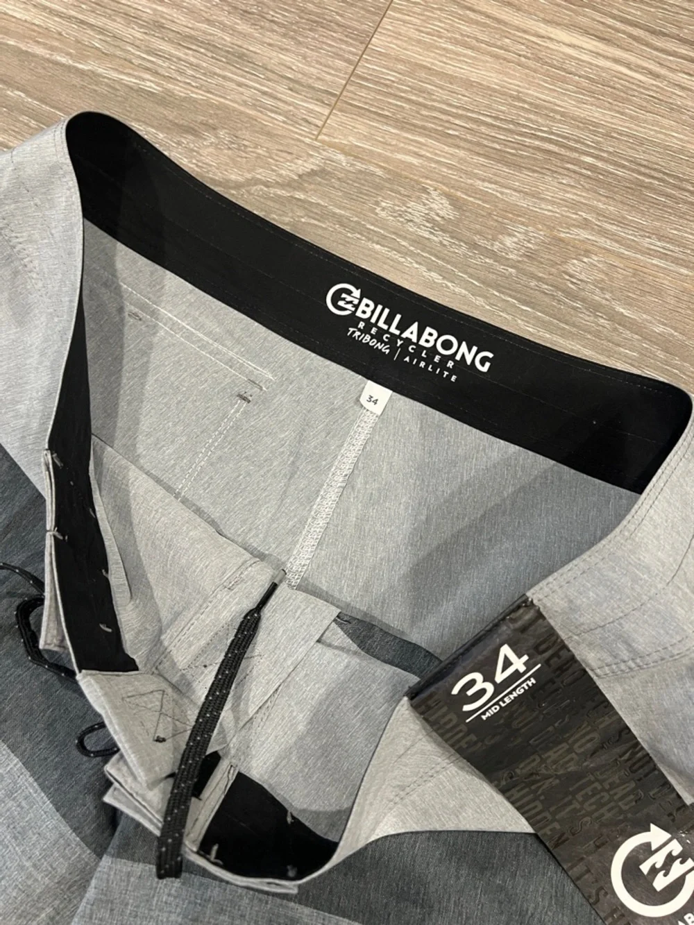Billabong Men's Gray & Black Colorblock Board Shorts